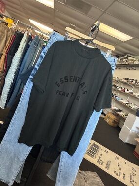ESSENTIALS FEAR OF GOD ESSENTIALS HEAVY S/S TEE in Black SZ Medium Rare Used